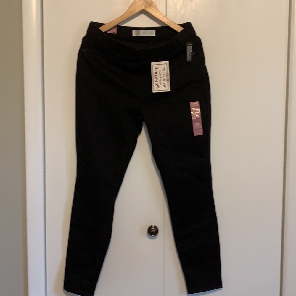 L - Black Pants